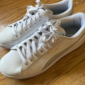 Women’s Puma Classic White Sneakers with Metallic Silver Detail size 7.5